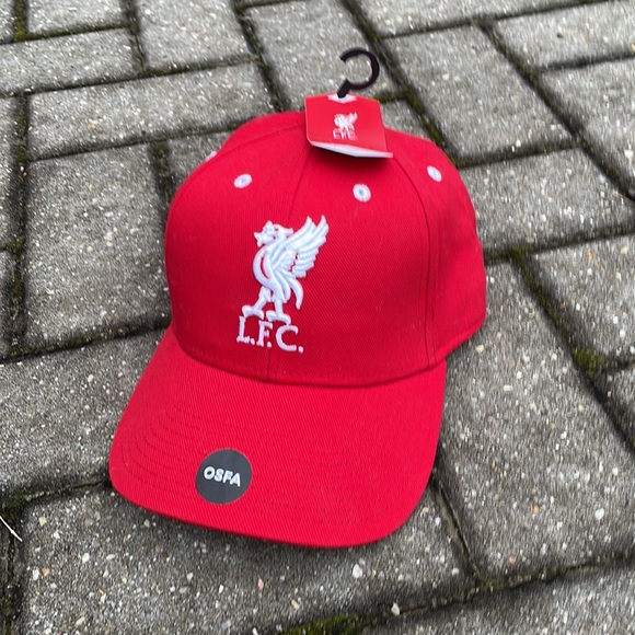 NWT Authentic Liverpool Red/White Adjustable Cap 22/23 - OSFA Brand LFC - Picture 1 of 9